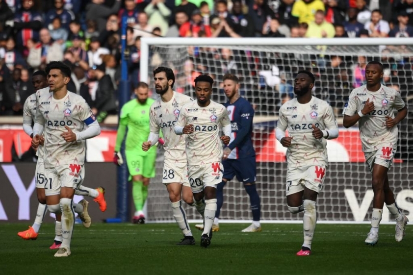 Trực tiếp PSG 2-2 Lille: Sai lầm tai hại, hàng thủ hớ hênh! 250102