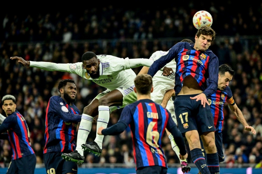 Trực tiếp Real 0-1 Barca: Thế trận hấp dẫn 254038