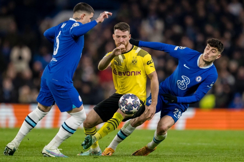 Mặc kệ bị chỉ trích, HLV Potter vẫn tri ân CĐV Chelsea 255944