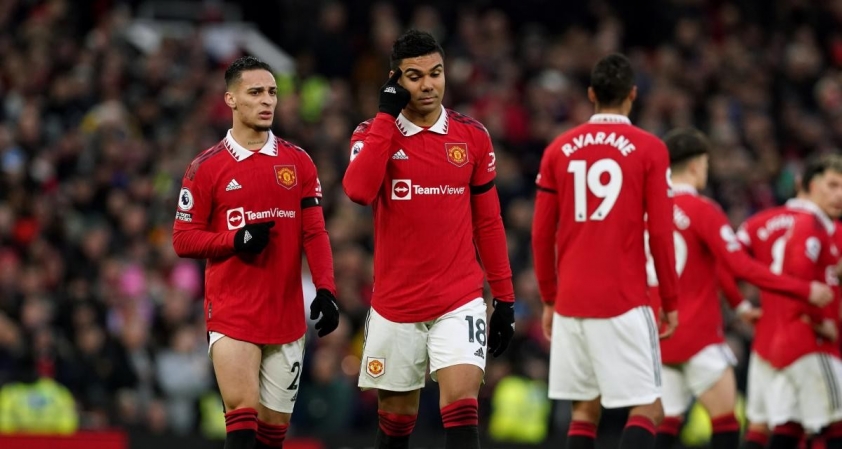 1200-l-manchester-united-casemiro-devrait-tre-arrt-scandale-aprs-son-tranglement-1680923664.jpg