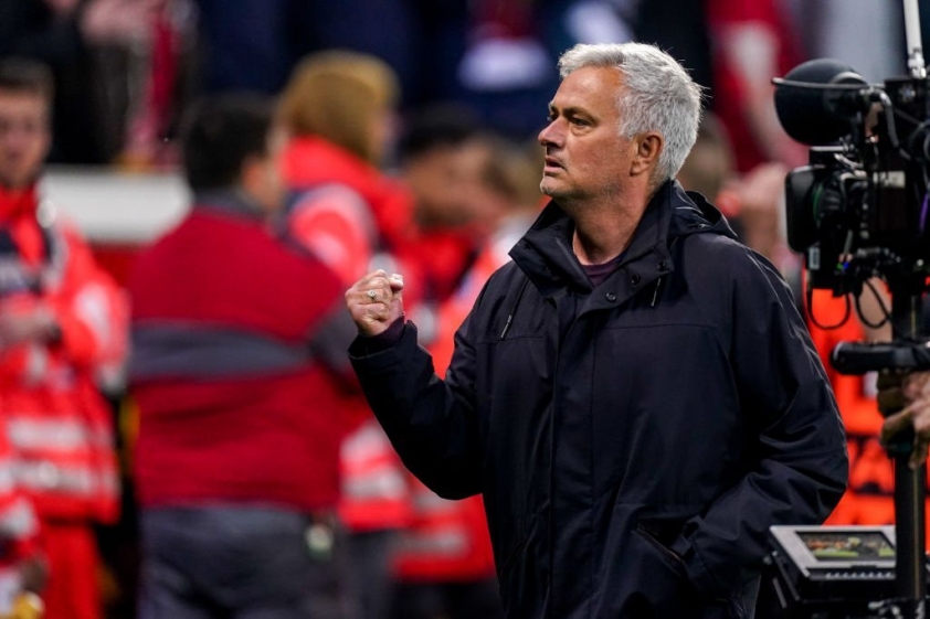 Tin chuyển nhượng 20/5: Chelsea chốt bom tấn, PSG bổ nhiệm Mourinho? 282305