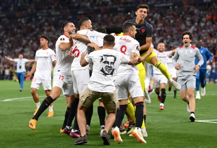 CHÙM ẢNH: Sevilla ăn mừng chức vô địch Cúp C2 mùa giải 2022/23 286819
