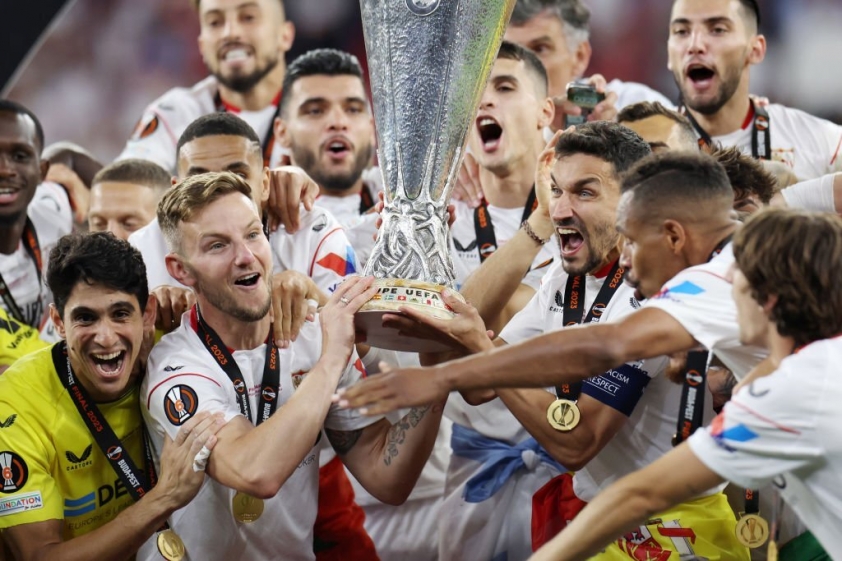 CHÙM ẢNH: Sevilla ăn mừng chức vô địch Cúp C2 mùa giải 2022/23 286825