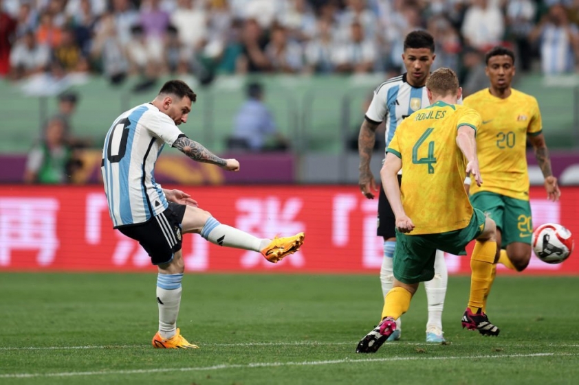 Messi vẽ siêu phẩm, Argentina thị uy sức mạnh trước 'gã khổng lồ' châu Á 292715