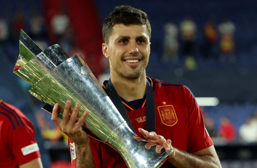 Loại Haaland, NHM chỉ thẳng đối thủ của Messi tại Quả bóng vàng 2023 293979