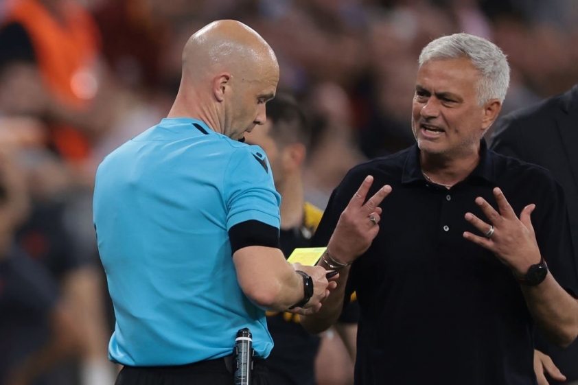 CHÍNH THỨC: HLV Mourinho nhận án phạt nặng từ UEFA sau chung kết C2 294832