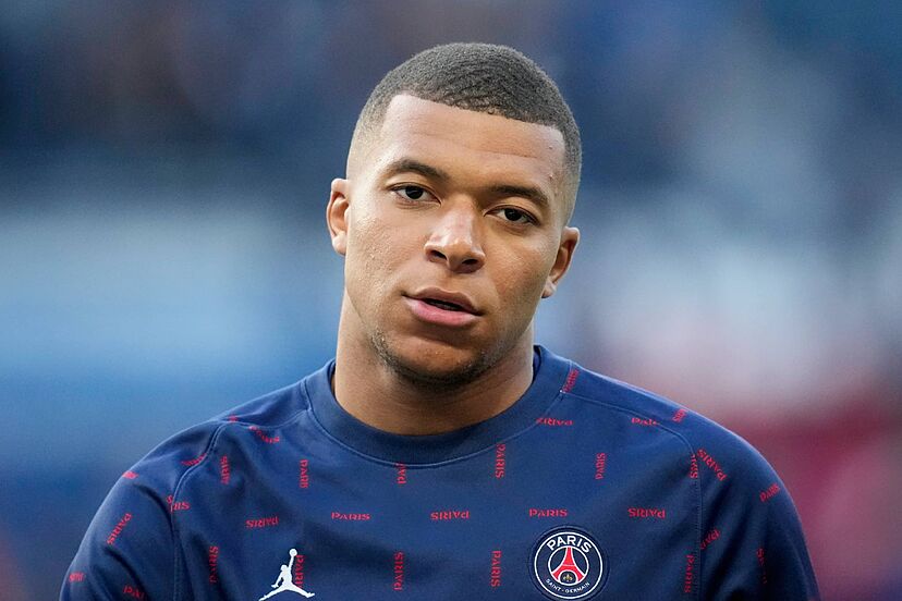 Cho Mbappe 'bay màu', PSG chiêu mộ luôn 3 mũi nhọn đáng sợ châu Âu 310652