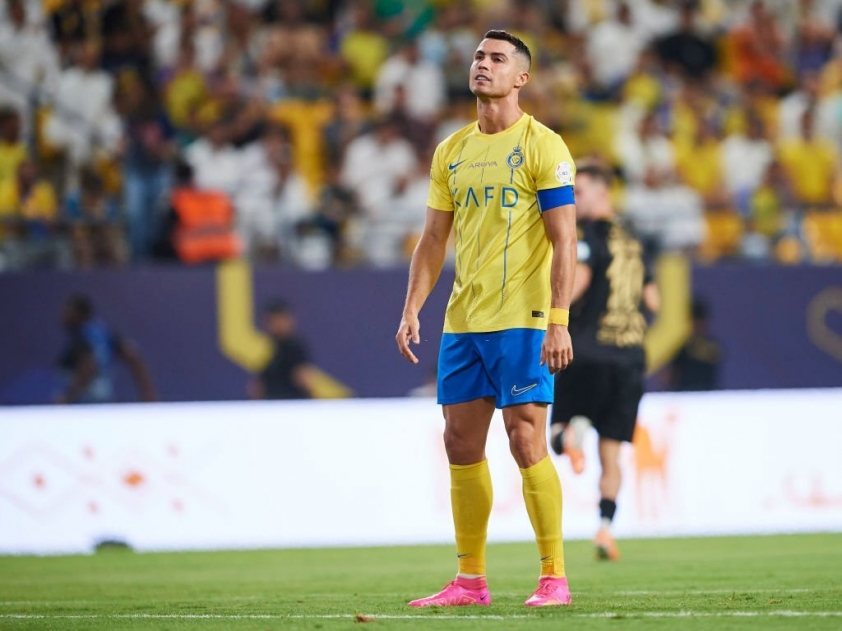 Vừa vô địch cùng Al Nassr, Ronaldo bất ngờ nhận 2 cú sốc liên tiếp 315279