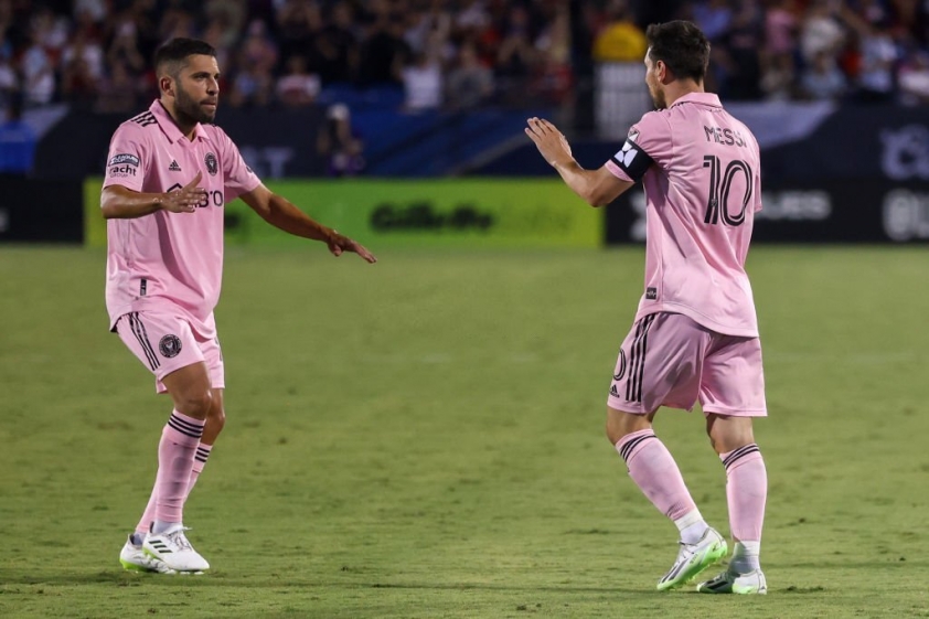 Messi cùng Alba báo hung tin, Inter Miami đánh mất cả mùa giải? 330001