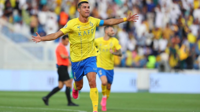 Chói sáng ở Al Nassr, Ronaldo được luôn 'đại gia' châu Âu chốt chiêu mộ 339466