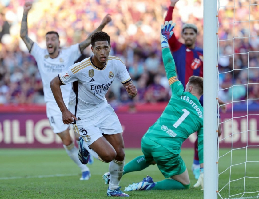 Bellingham tỏa sáng rực rỡ, Barca thua đau Real Madrid ngay trên sân nhà 348249