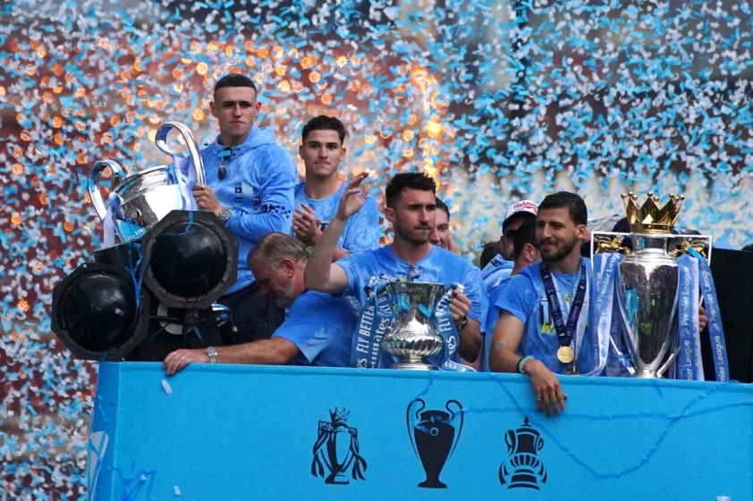 Nhìn lại cú ăn 3 lịch sử của Man City trong năm 2023 377412