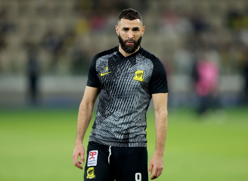 Tin chuyển nhượng tối 7/1: Rõ vụ Benzema cập bến MU, Chelsea nổ bom tấn 120 triệu Euro? 385891