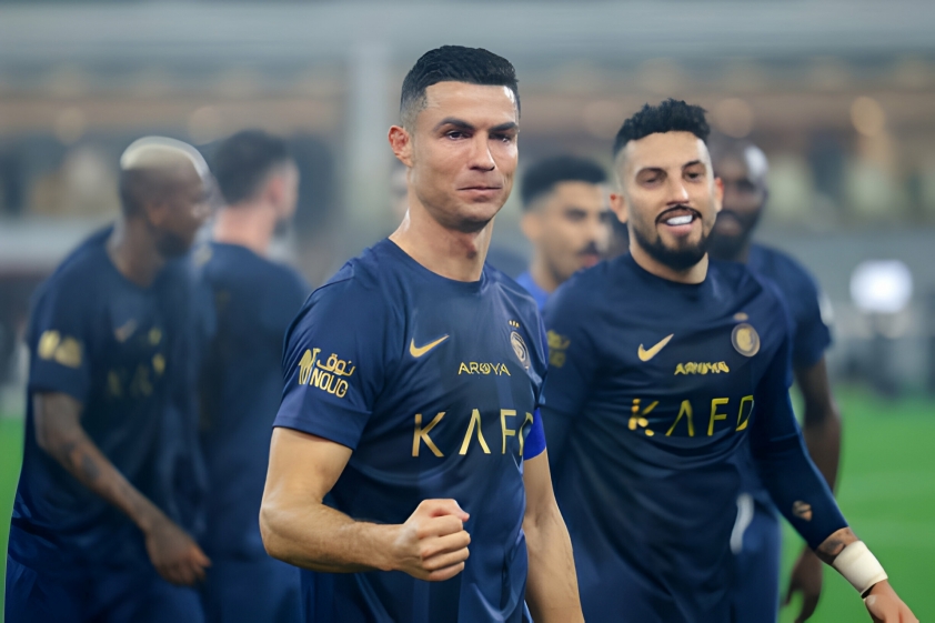 Bình phục thần tốc, Ronaldo sẽ kịp đối đầu với Messi ở phút chót? 401255