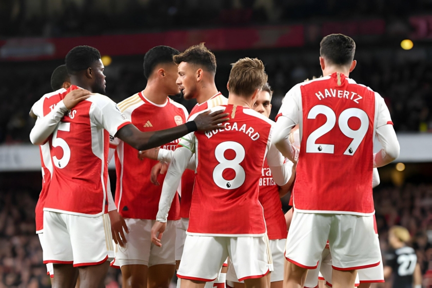 Hạ đẹp Luton, Arsenal đòi lại vị trí dẫn đầu Ngoại hạng Anh 2023/24 435845