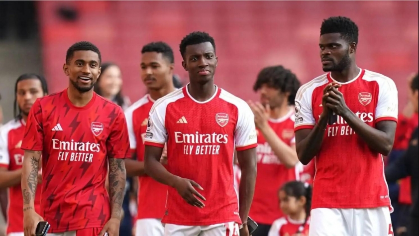 Chia tay C1, Arsenal bán 4 ngôi sao gây thất vọng 447891