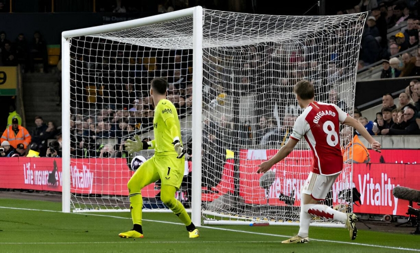 Bắn hạ Bầy sói, Arsenal đòi lại ngôi đầu Ngoại hạng Anh 2023/24 448090