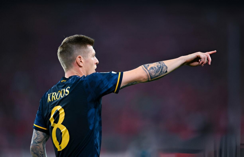 HLV Ancelotti ca tụng Toni Kroos, nói thẳng lý do Bellingham đá tệ 454209