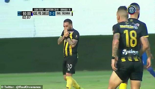 Cầu thủ Venezuela bật khóc khi ghi bàn phút cuối, khiến CLB của cha mất suất play-off 471223