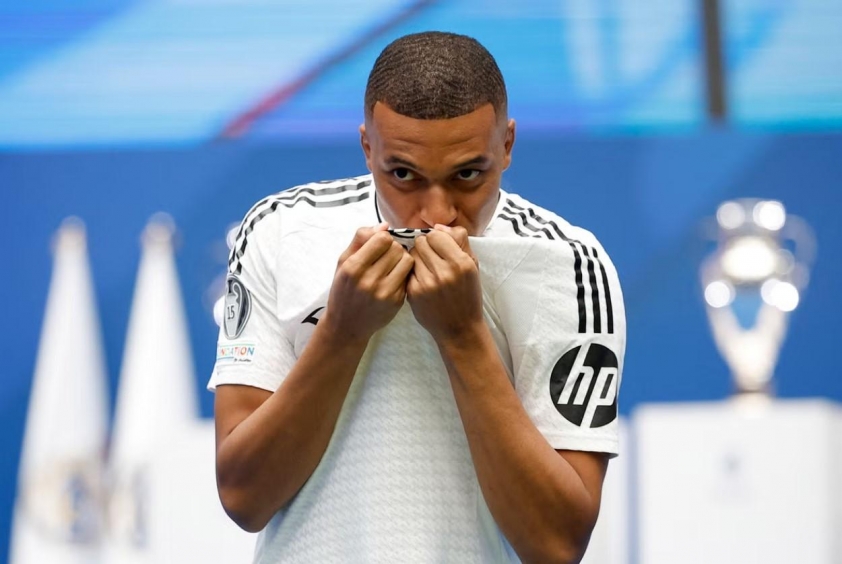 Làm nền cho Vinicius? HLV Ancelotti chỉ thẳng vị trí của Mbappe tại Real Madrid 503589