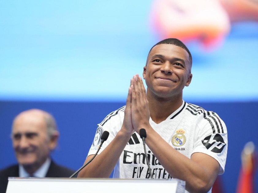 HLV Ancelotti công khai yêu cầu ngôi sao Real Madrid rời CLB 520094