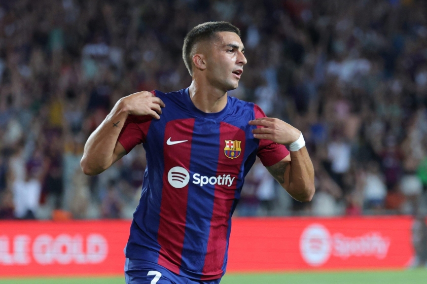 Arsenal thẳng thừng từ chối 2 ngôi sao Barca 540210
