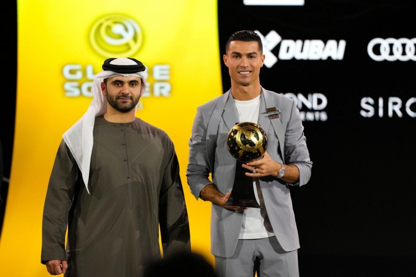 Ronaldo 'cà khịa' Barca, chỉ thẳng đội sẽ vô địch Cúp C1 năm nay! 575601