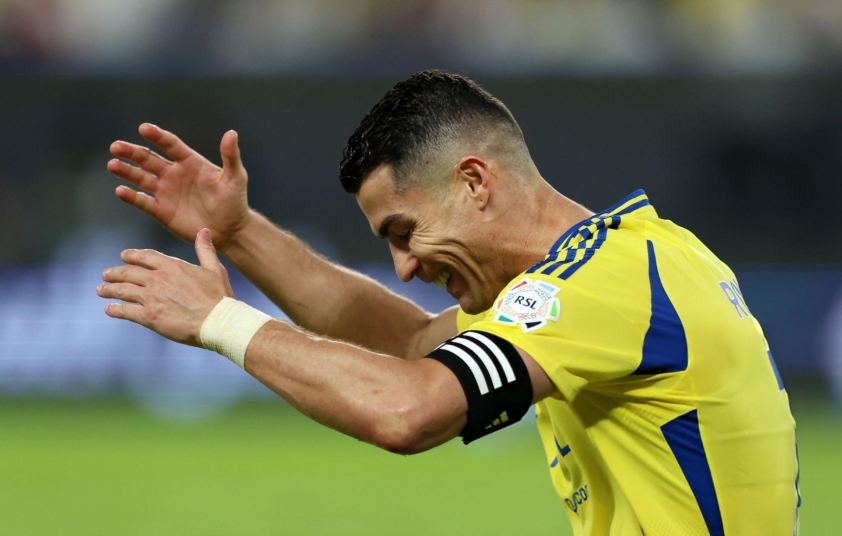 Tin chuyển nhượng 7/1: Rõ số phận Ronaldo! MU nhắm 'cơn lốc đường biên'-579643
