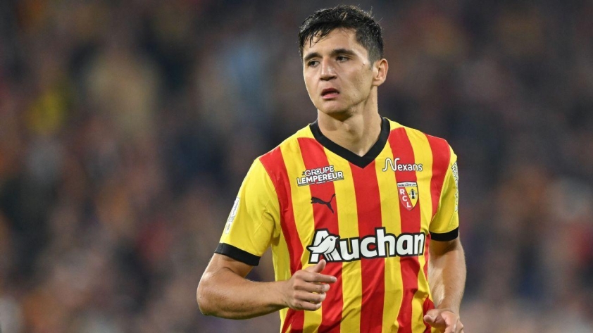 'Siêu hậu vệ' từng đấu U23 Việt Nam sắp cập bến Man City 581225