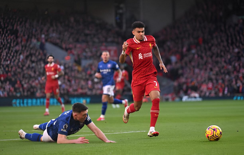 Đè bẹp Ipswich, Liverpool thảnh thơi ngôi đầu bảng Ngoại hạng Anh 587410