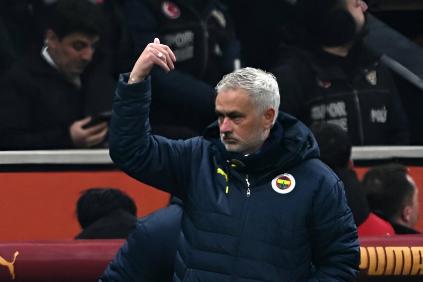 Galatasaray khởi kiện hình sự đối với HLV Jose Mourinho 597206