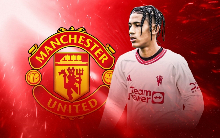 Thần đồng MU là 'người thừa kế ngai vàng của Ronaldo' 601109