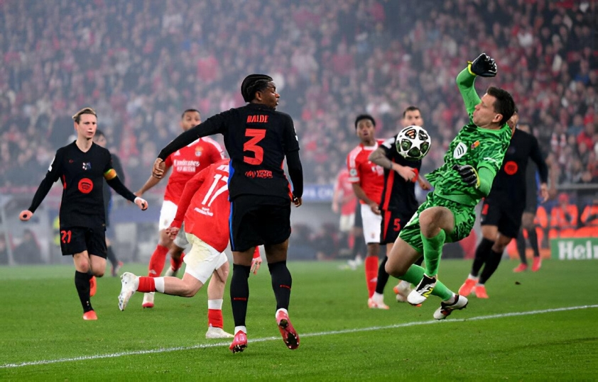Szczesny: 'Trận hay nhất của tôi cho Barca vẫn chưa đến đâu!' 600949