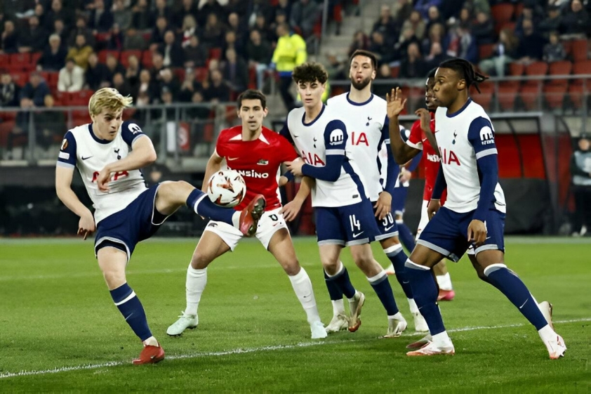 Phản lưới tai hại, Tottenham thua 'muối mặt' tại Cúp C2 601323
