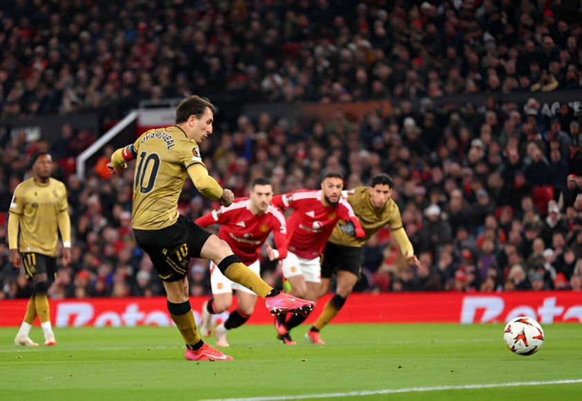 3 quả penalty, MU tạo 'cơn mưa' bàn thắng trước Real Sociedad 604552