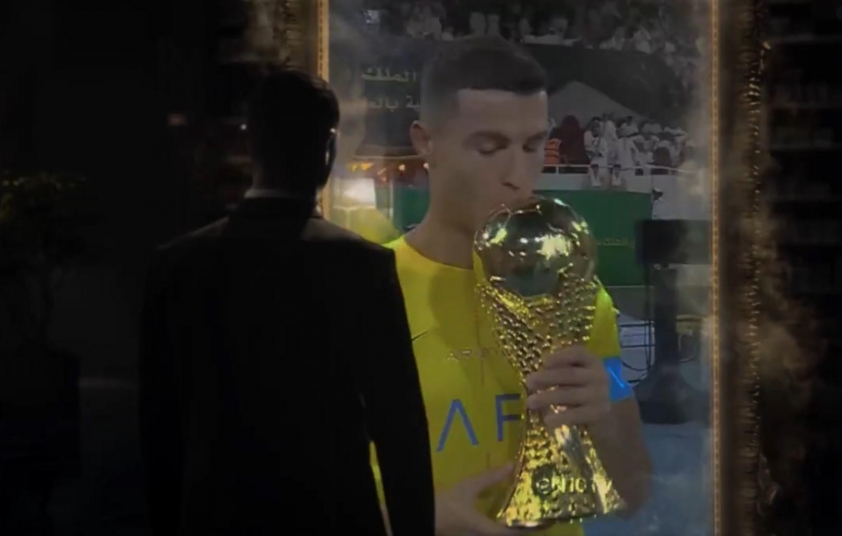Ronaldo xóa Manchester United khỏi lịch sử của mình 605099