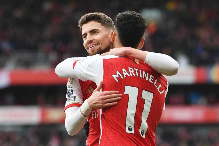 Martinelli tuyên bố cầu thủ Arsenal 'xứng đáng' giành Quả bóng vàng hơn Messi 613713