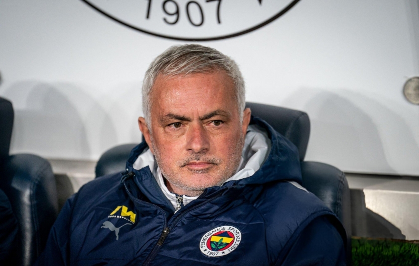 Bóp mũi HLV đối thủ, Jose Mourinho nhận án phạt nặng 616051
