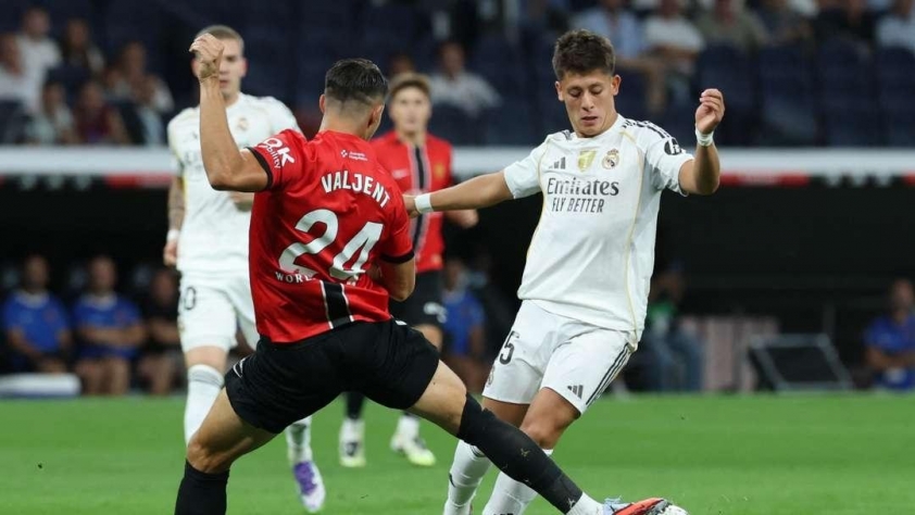 Vinicius Jr tỏa sáng, Real Madrid thắng nghẹt thở tại La Liga 695359