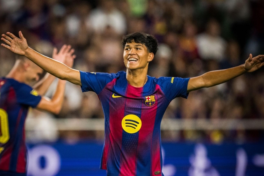 MU và Liverpool chiến đấu giành chữ ký thần đồng gốc Philippines 702454