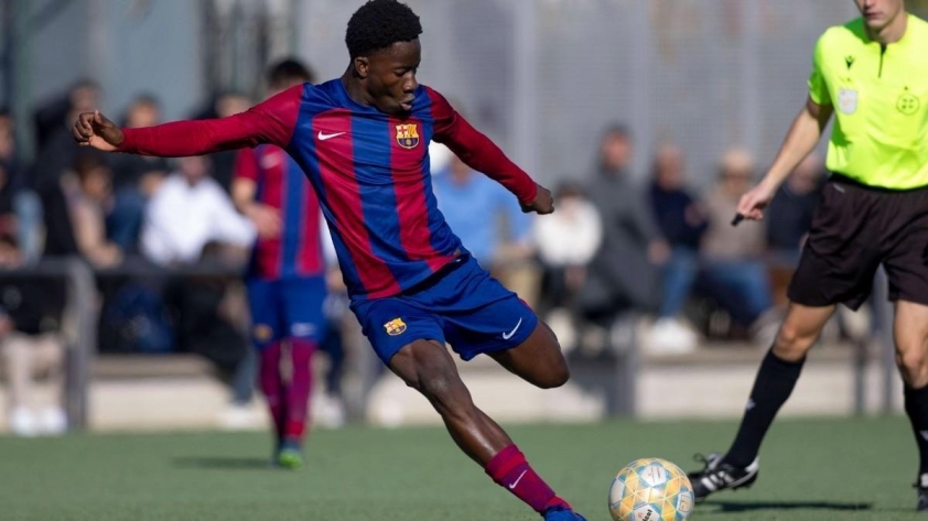 Barca ra mắt thần đồng số 1 La Masia, trình ngang ngửa Yamal! 707014