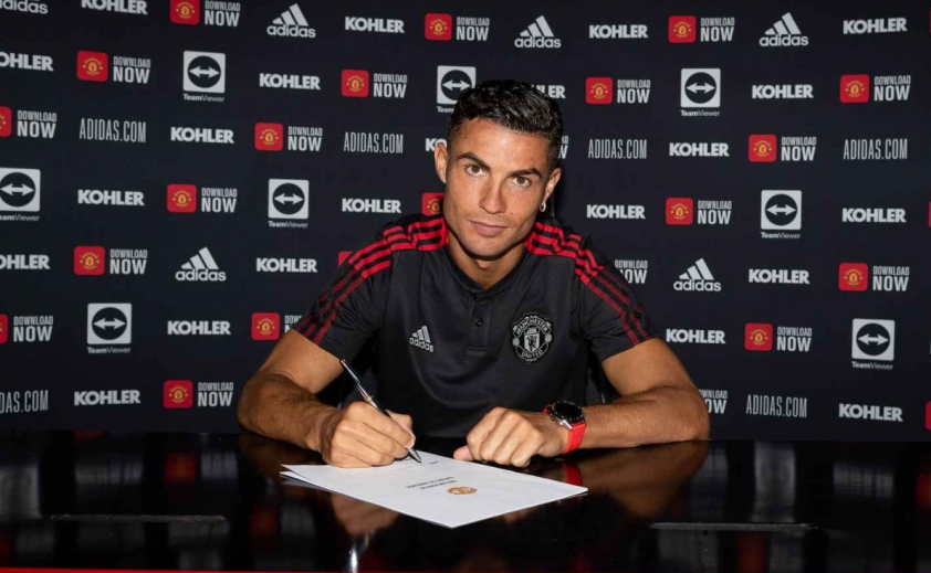 Ronaldo đã chính thức trở thành người của Man Utd (Ảnh: Man Utd)