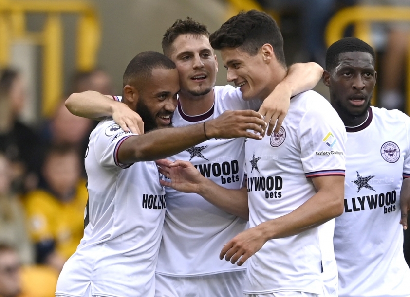 Brentford khiến nhiều đối thủ tại Ngoại Hạng Anh phải nhận đòn đau từ lối chơi