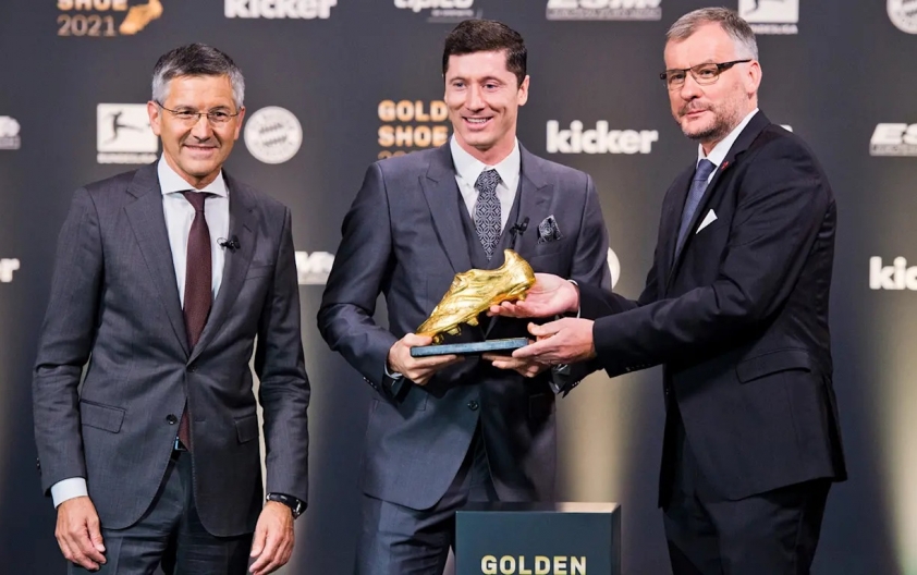 Lewandowski lần đầu tiên nhận được giải thưởng 'Chiếc giày vàng Châu Âu'