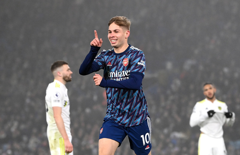 smith-rowe-vao-san-tu-ghe-du-bi-va-lap-cong-cho-phao-thu