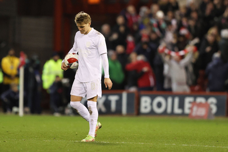 Một mình Odegaard là không đủ để cân tuyến giữa của Arsenal