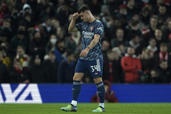 Với tấm thẻ đỏ của Xhaka, Arsenal lại phải đau đầu nơi tuyến giữa