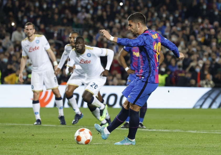 2022_02_17T192942Z_283461917_UP1EI2H1I5GQJ_RTRMADP_3_SOCCER_EUROPA_FCB_NAP_REPORT