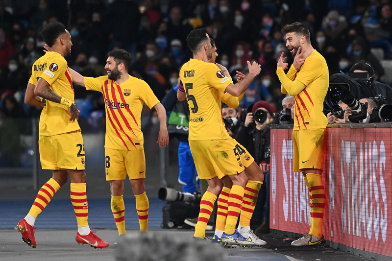 de-bep-napoli-barcelona-thang-tien-europa-league-13