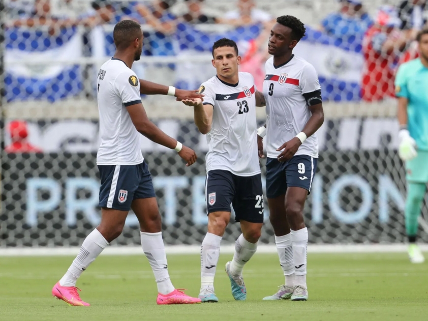 Trinidad & Tobago đang nắm giữ lợi thế trước đối thủ Cuba (Ảnh: Concacaf)